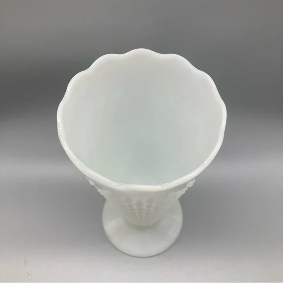 Anchor Hocking Milk Glass Hobnail Trumpet Vase/Wedding/Flower Arrangements /Gift - Picture 2 of 8